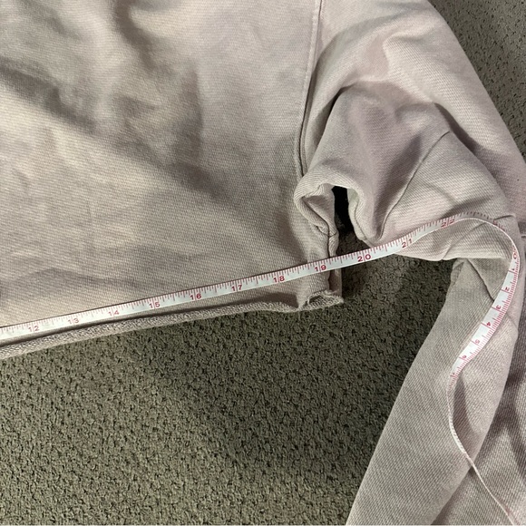 ALO Yoga Washed Extreme Cropped Pullover in Grey Sky Wash NWT SZ XS - Picture 7 of 10